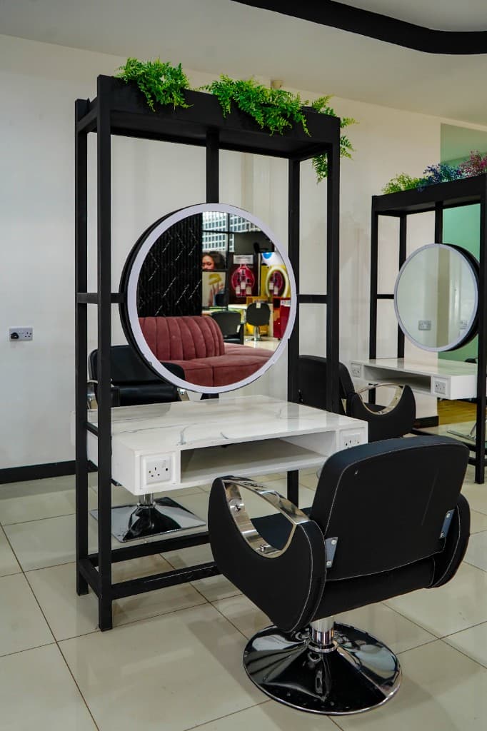 Lintons studio treatment area